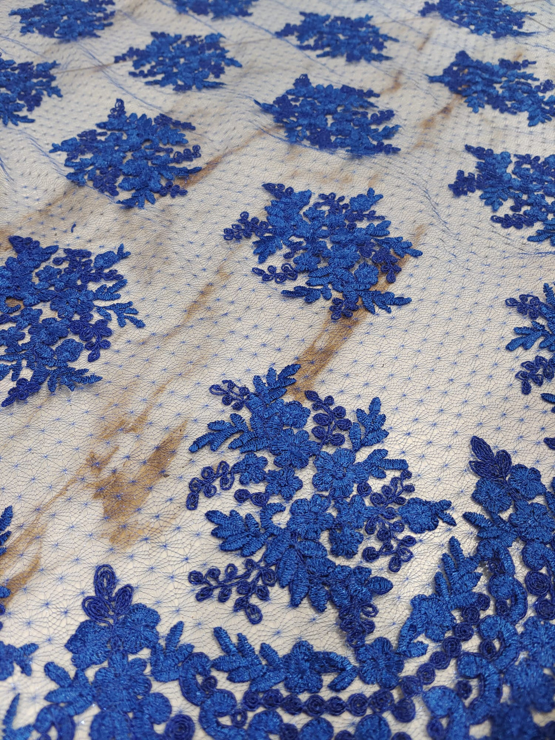 Broderie pe tull Latime: 1.35 m KBT002