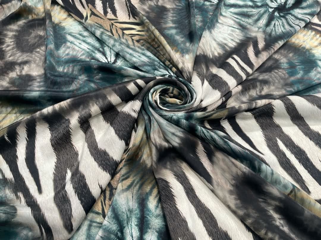 🌺Imitatie matasica imprimată 
🌸Lățime: 150 cm khim014